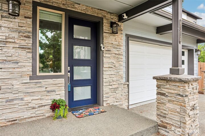 Property Photo:  4314  137th Place SW  WA 98087 