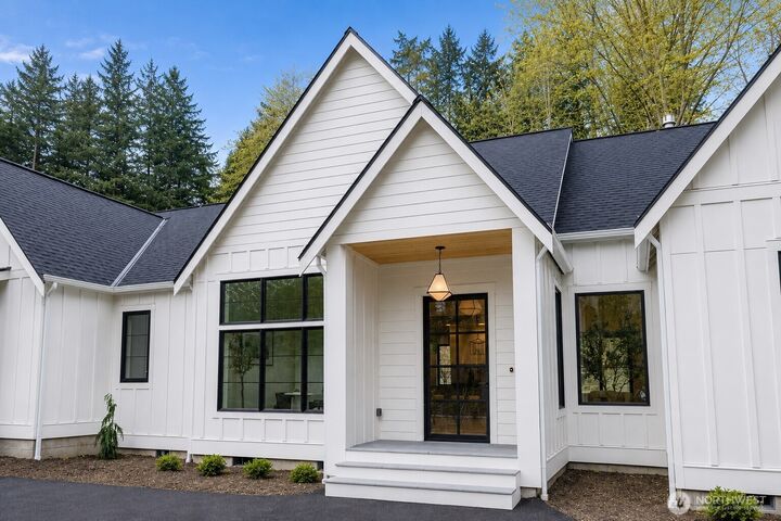 Property Photo:  275  Island Boulevard  WA 98333 