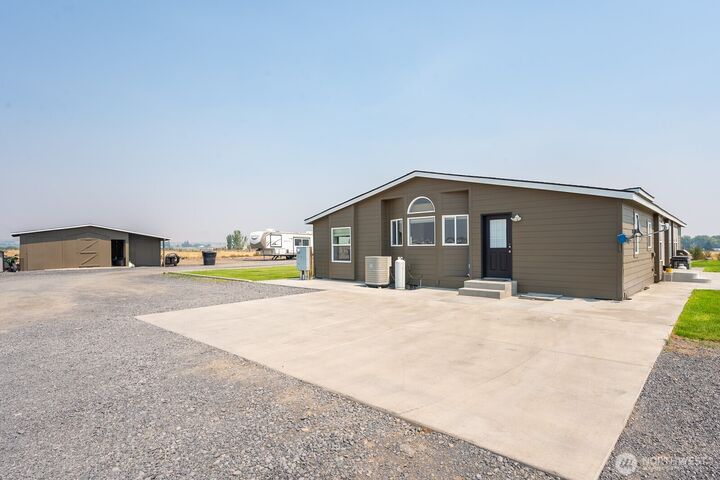 Property Photo: 8379 Road 10 NW WA 98823
