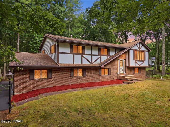 Property Photo: 171 Seneca Drive PA 18337