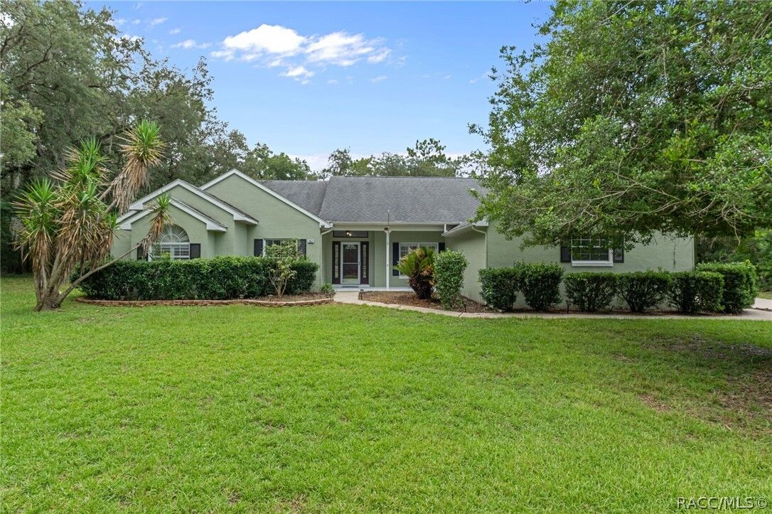 Property Photo:  1852 W Ivorywood Drive  FL 34465 