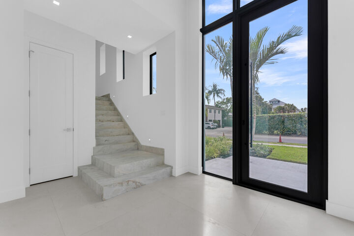 Property Photo: 913 Denery Lane FL 33483