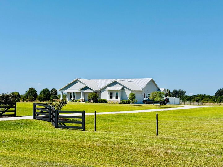 Property Photo:  6612 SE 26th Trail  FL 34974 