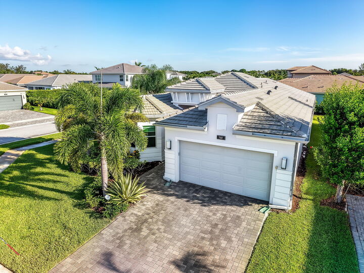 Property Photo: 7887 Waterford Isles Lane FL 33446