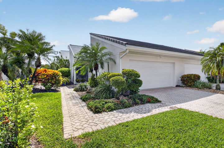 Property Photo:  19950 Sawgrass Lane 5201  FL 33434 