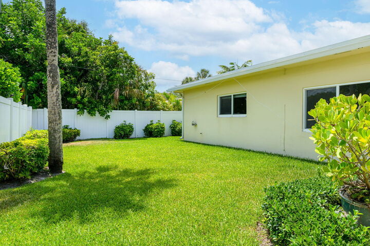 Property Photo: 1000 NW 5th Street FL 33486