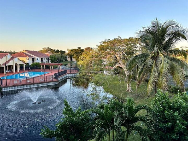 Property Photo:  5641 Riverside Drive 306B1  FL 33067 