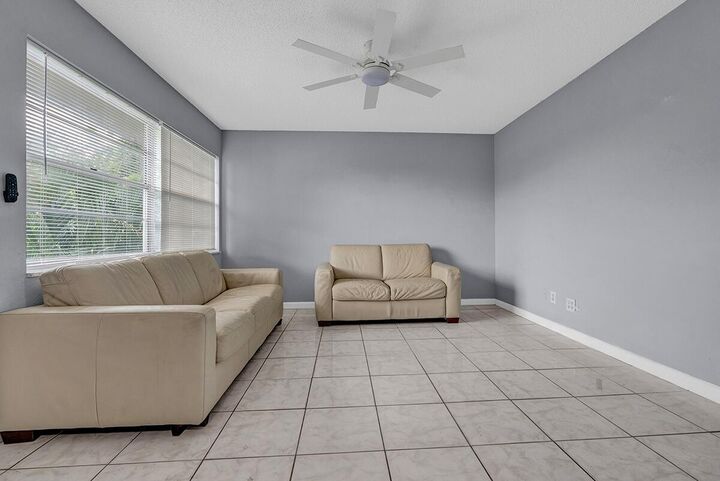 Property Photo:  340 NW 19th Street 308  FL 33432 