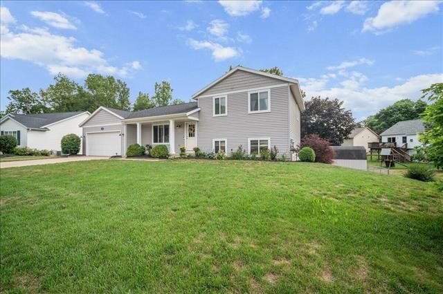 Property Photo:  1338 Scott Creek Drive NE  MI 49306 