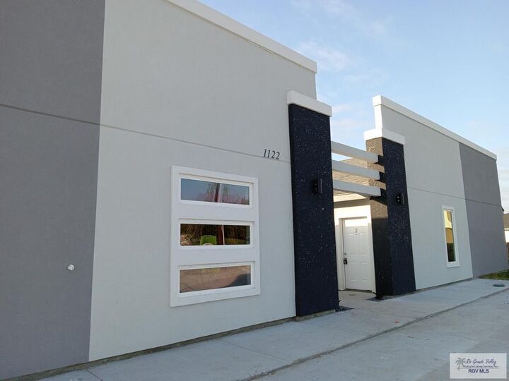 Property Photo: 1122 E 20th St. 5 TX 78596