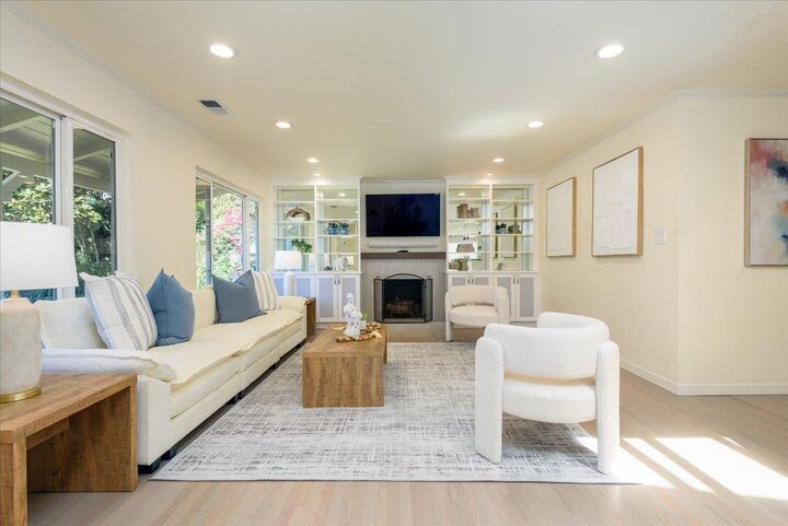 Property Photo:  947 Glennan Drive  CA 94061 
