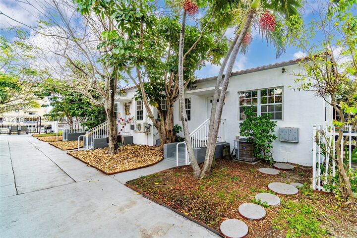 Property Photo: 8335 E Crespi Blvd 4 FL 33141