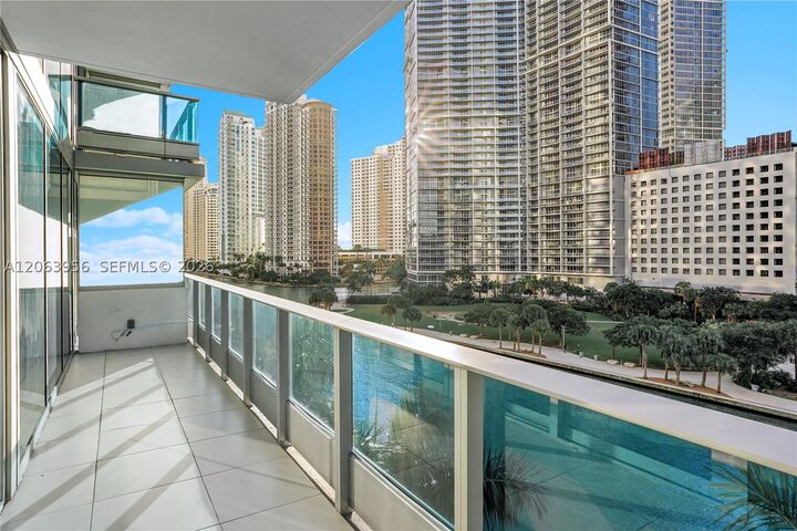 Property Photo:  200 Biscayne Boulevard Way 503  FL 33131 
