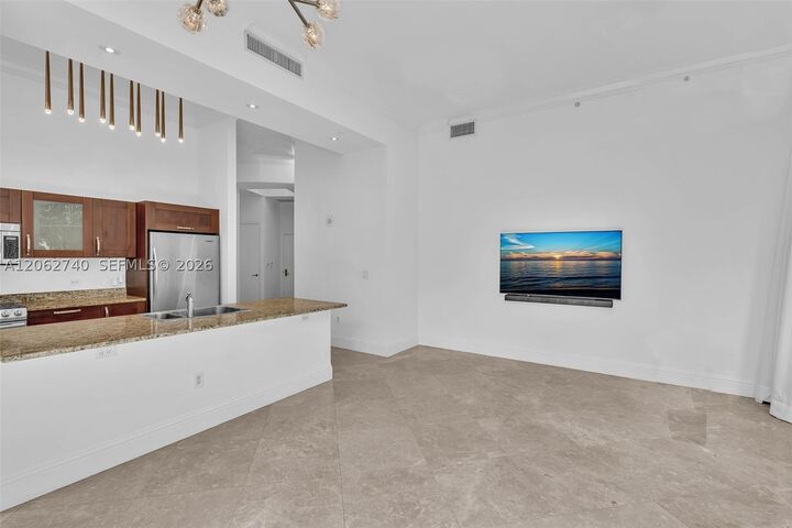 Property Photo: 20000 E Country Club Dr 110 FL 33180