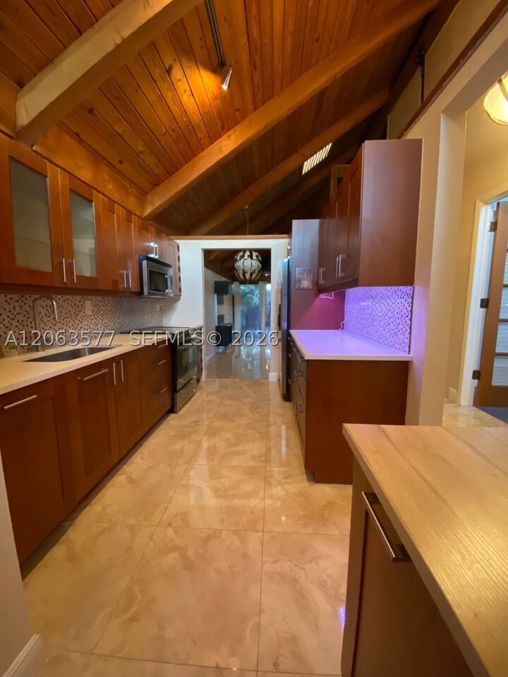 Property Photo:  485 N University Dr 3-6  FL 33324 