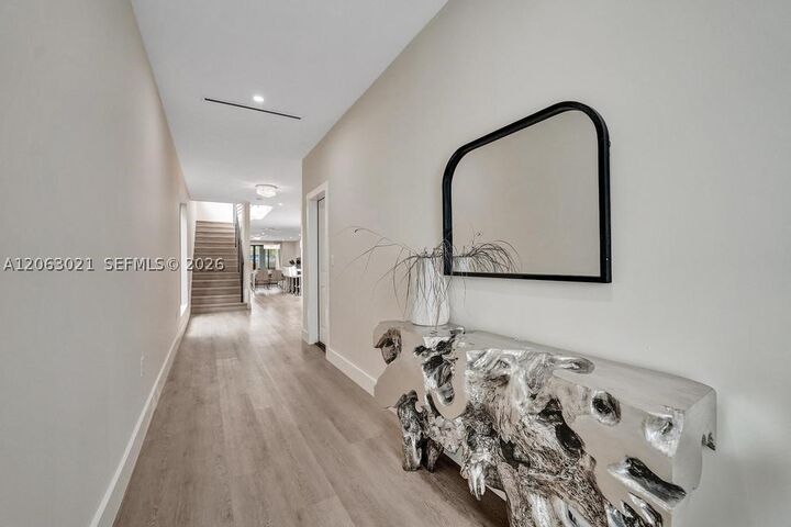 Property Photo:  1103 NE 16th Ter 1  FL 33304 