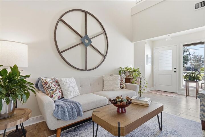 Property Photo:  910 S Tamela Drive S  LA 70605 