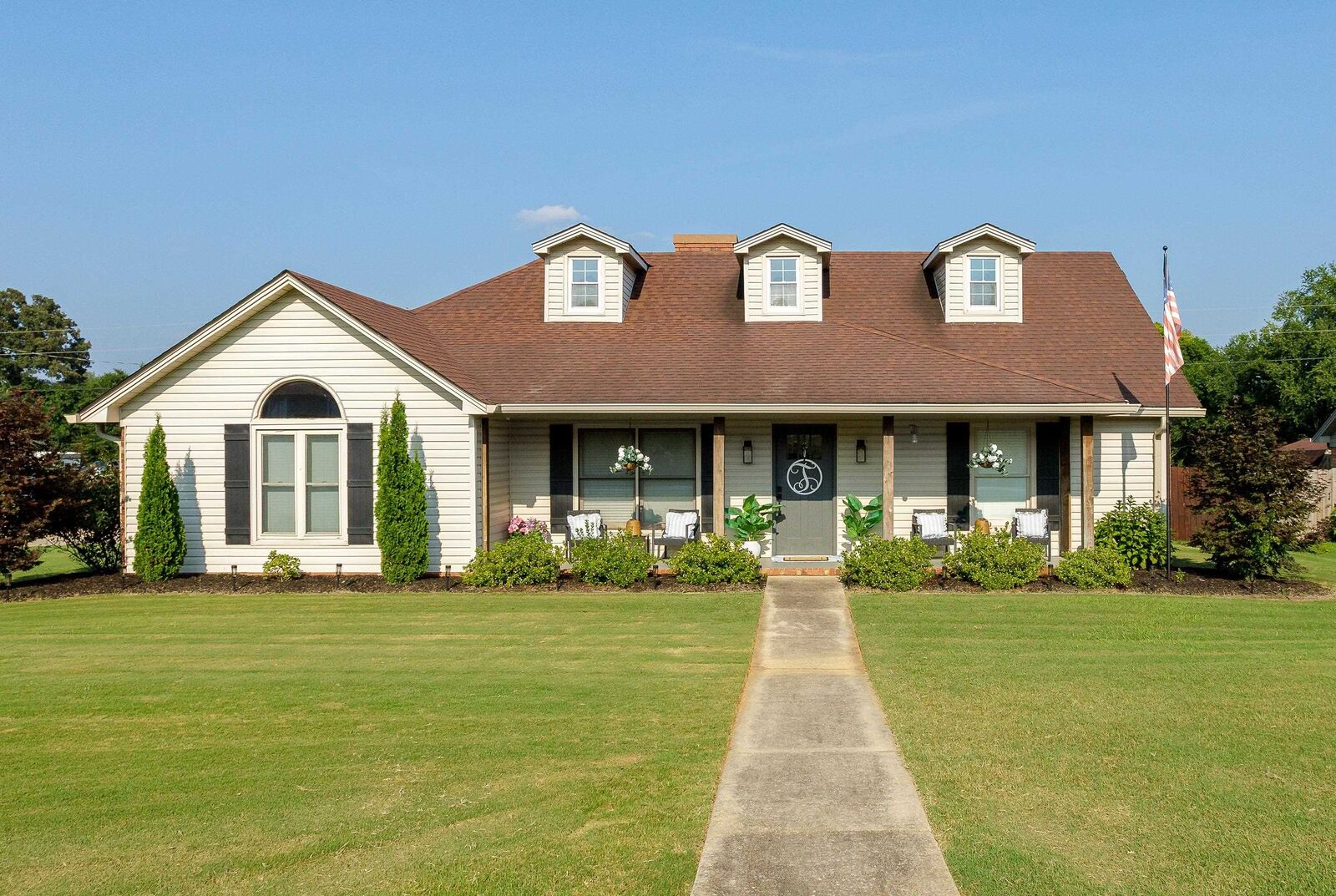 Property Photo:  189 Oakview Cir  AL 35645 