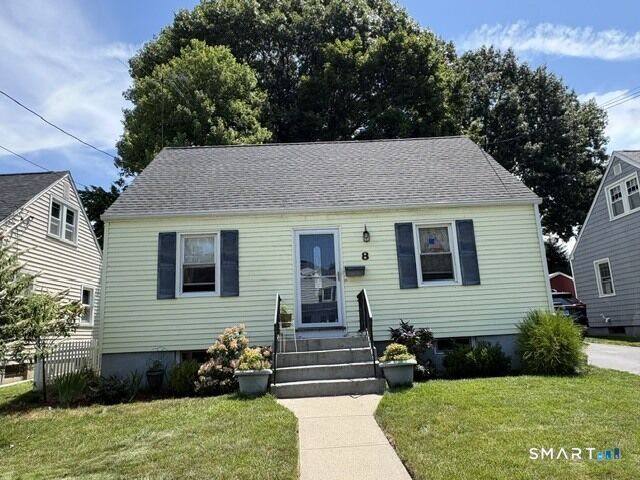 Property Photo:  8 Edgemont Road  CT 06460 