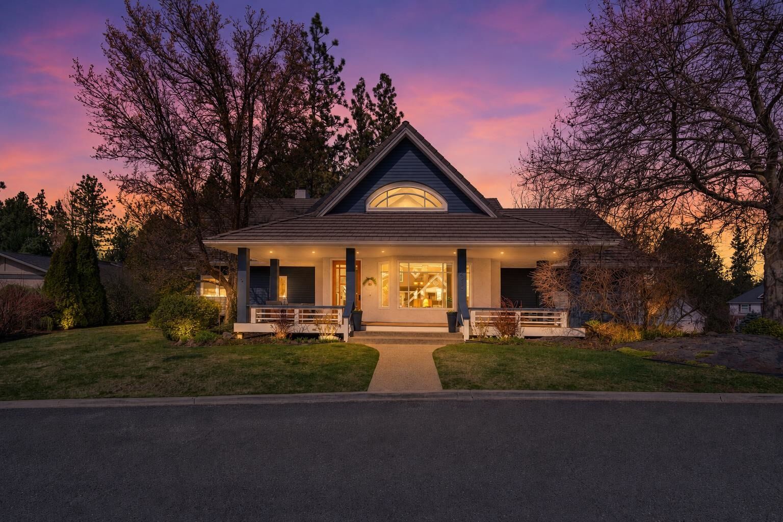 Property Photo:  2010 E Overbluff Ct  WA 99203 