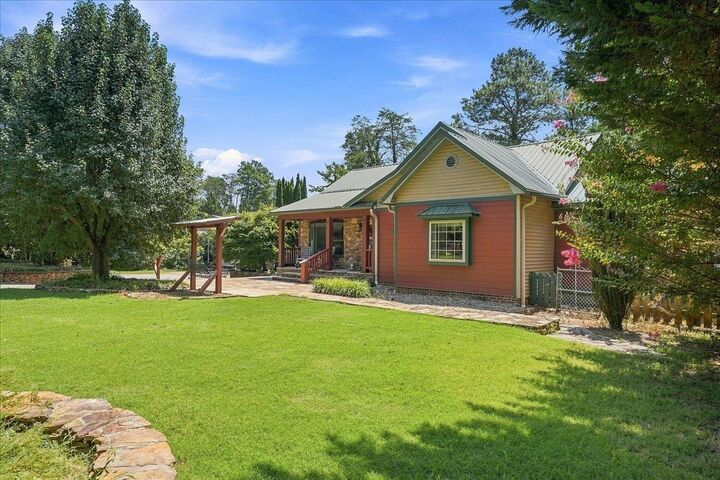 Property Photo: 213 Cox Ridge Court SC 29690