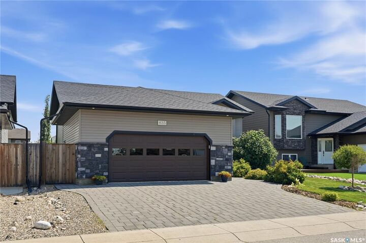 Property Photo: 635 Redwood Crescent SK S0K 4S2