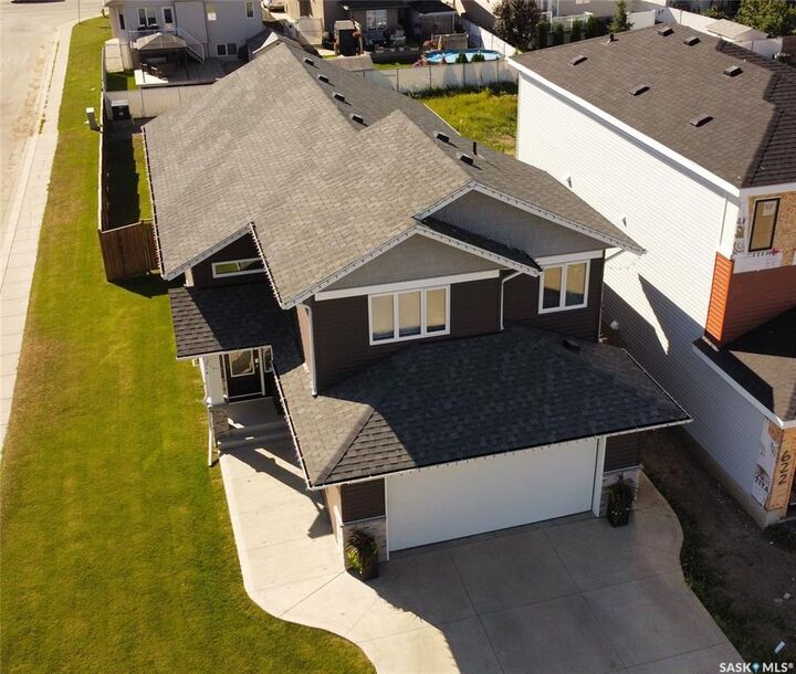 Property Photo:  626 Kinloch Crescent  SK S7M 5X2 