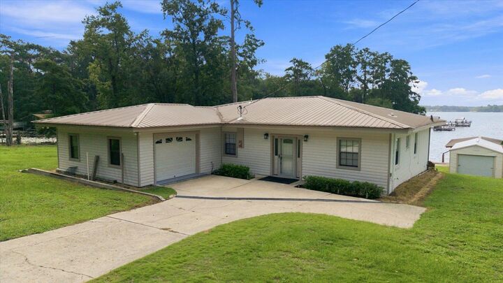 Property Photo: 2999 Cooks Landing Road FL 32351