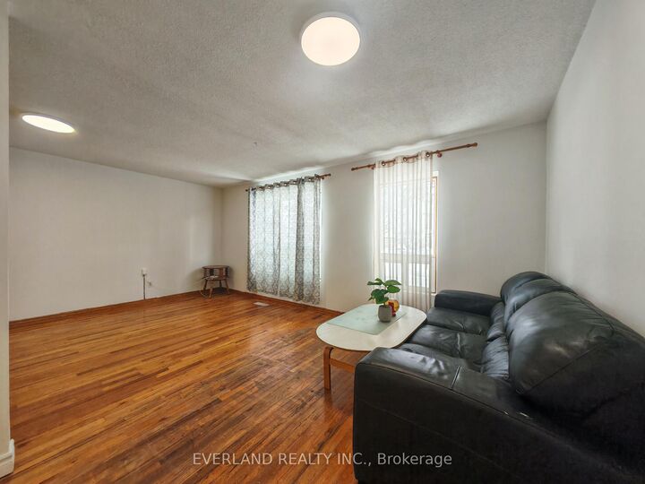 Property Photo: 18 Camberley Court ON M1B 2S6