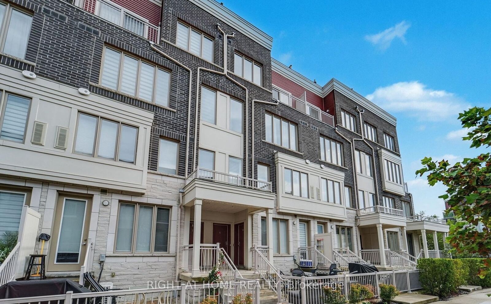 Property Photo: 125 Long Branch Avenue 7 ON M8W 0A9