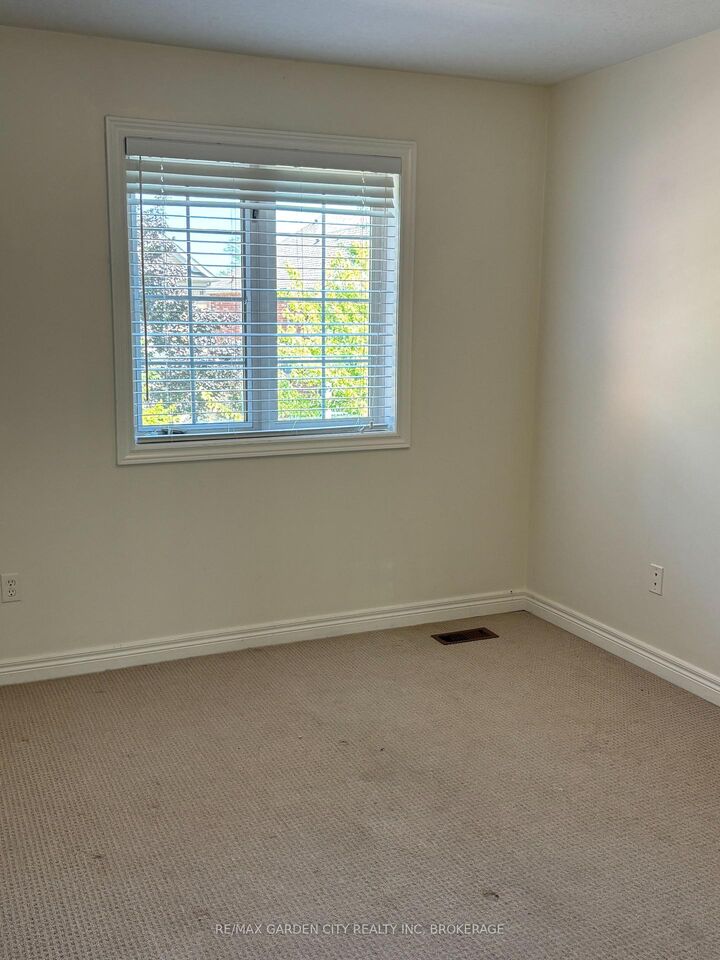 Property Photo:  31 Robertson Road  ON L0S 1J0 