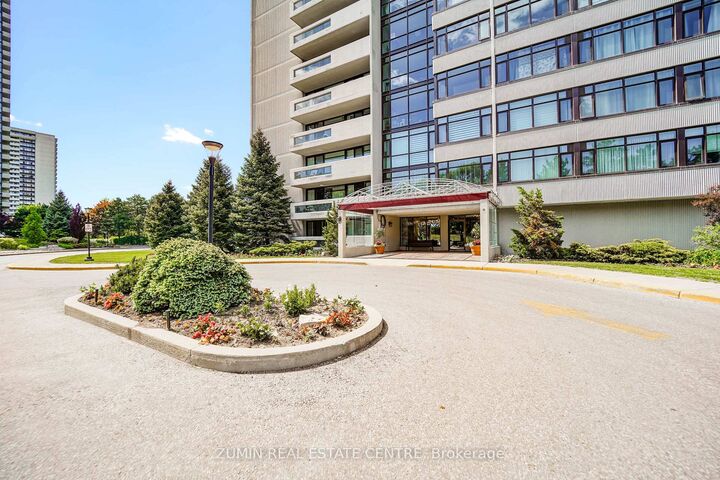 Property Photo: 1555 Finch Avenue E 602 ON M2J 4X9