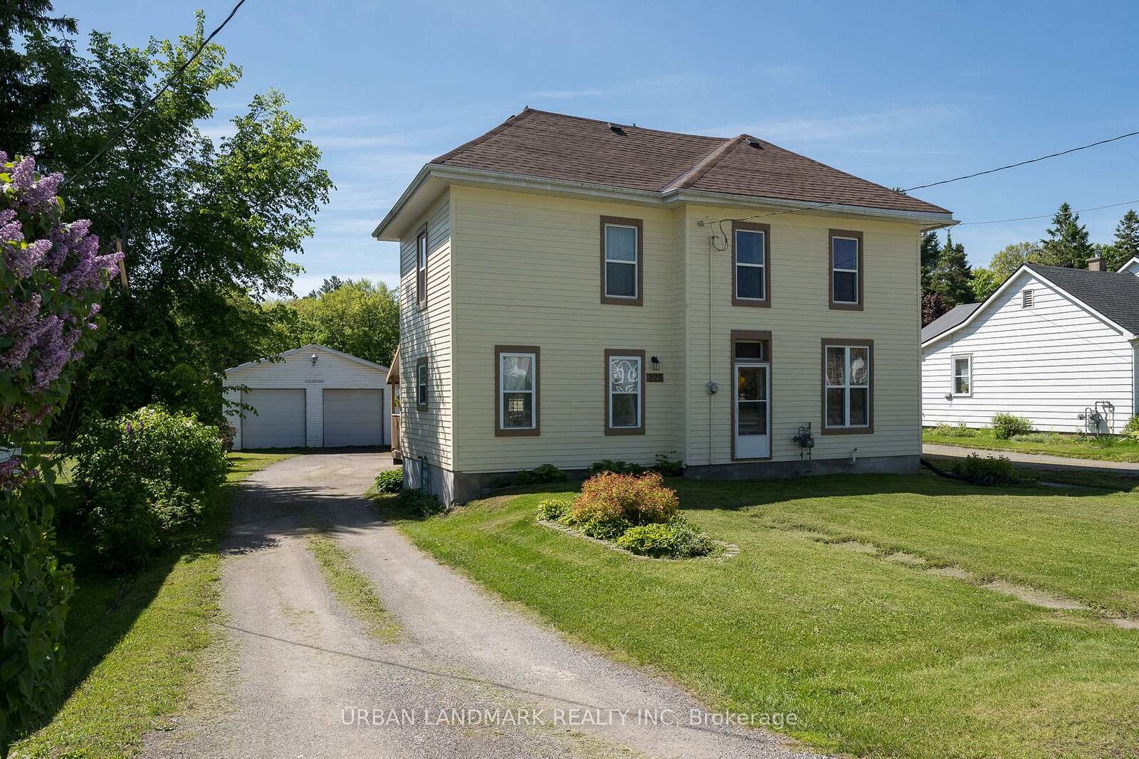 Property Photo: 225 St Lawrence Street W ON K0K 2K0
