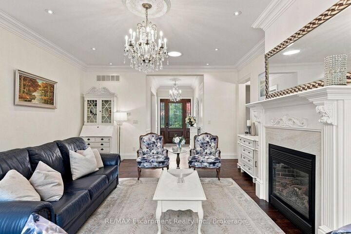 Property Photo: 2073 Deramore Drive ON L6J 2P7