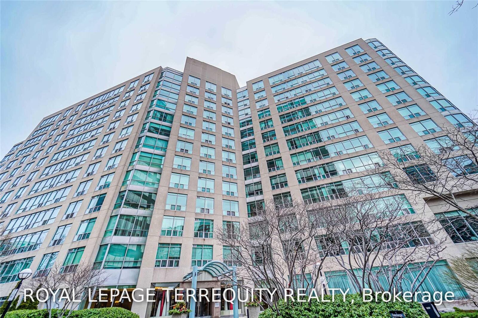 Property Photo:  942 Yonge Street 319  ON M4W 3S8 