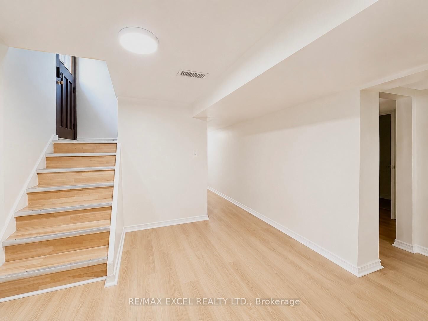 Property Photo: 39 Commons Drive Lower ON M1T 1E3