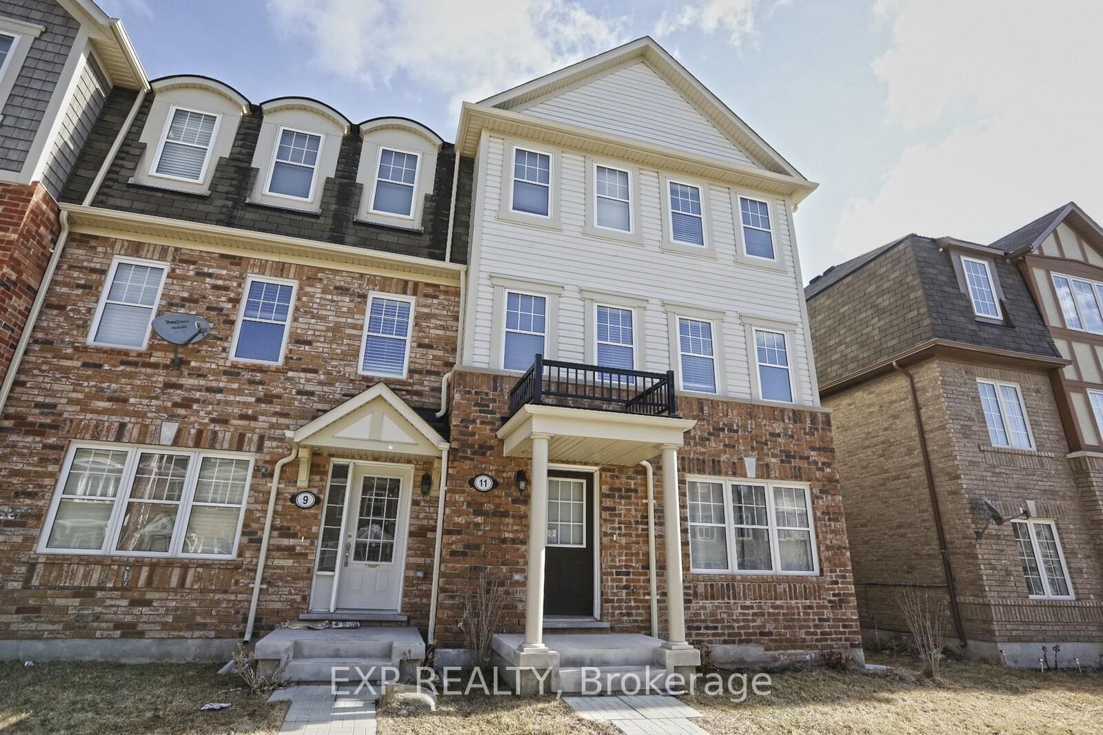 Property Photo:  11 Crossbill Road  ON L7A 0S5 