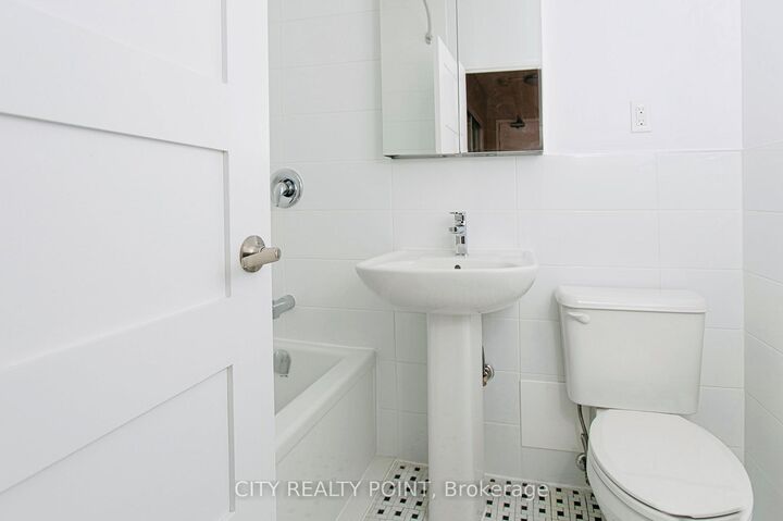 Property Photo:  1291 Bayview Avenue N 102  ON M4G 2Z9 
