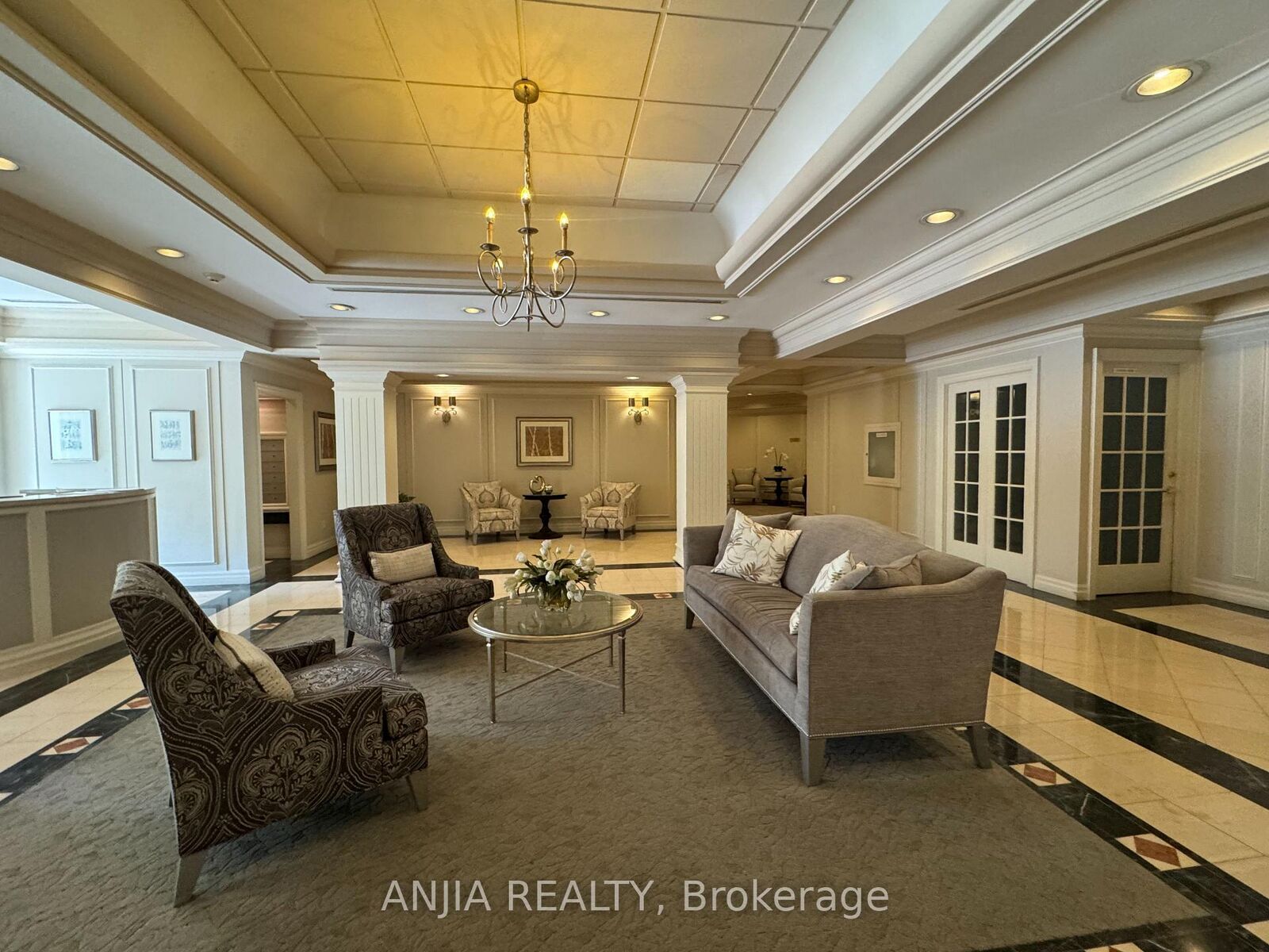 Property Photo:  75 York Mills Road 211  ON M2P 2E7 