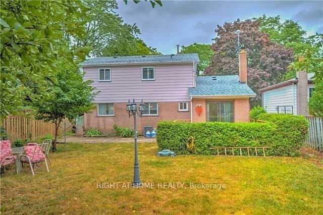 Property Photo:  54 Penwick Crescent  ON L4C 5B4 