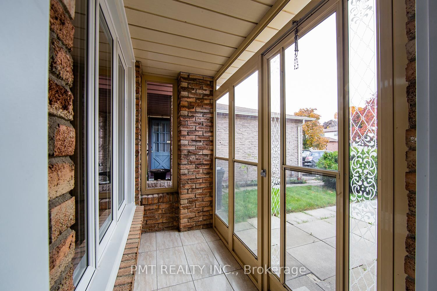 Property Photo:  26 Granada Crescent  ON M1B 2H5 