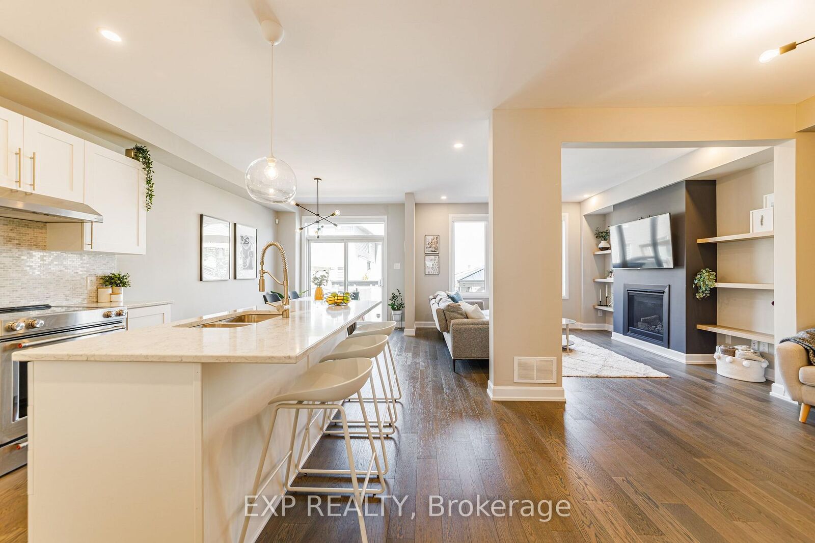 Property Photo: 17 Allan Moore Place ON K2S 2A9