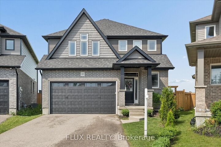 10 Sparrow Crescent — photo 1