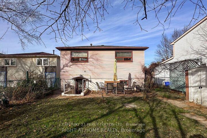 Property Photo: 57 Lillooet Crescent Upper ON L4C 5A6