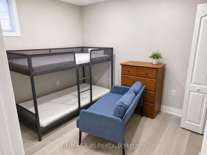 Property Photo: 165 Rockcliffe Drive B ON N2R 0M8
