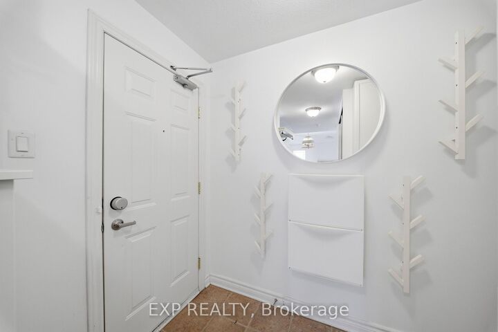 Property Photo:  369 Paseo Private 8  ON K2G 4N7 