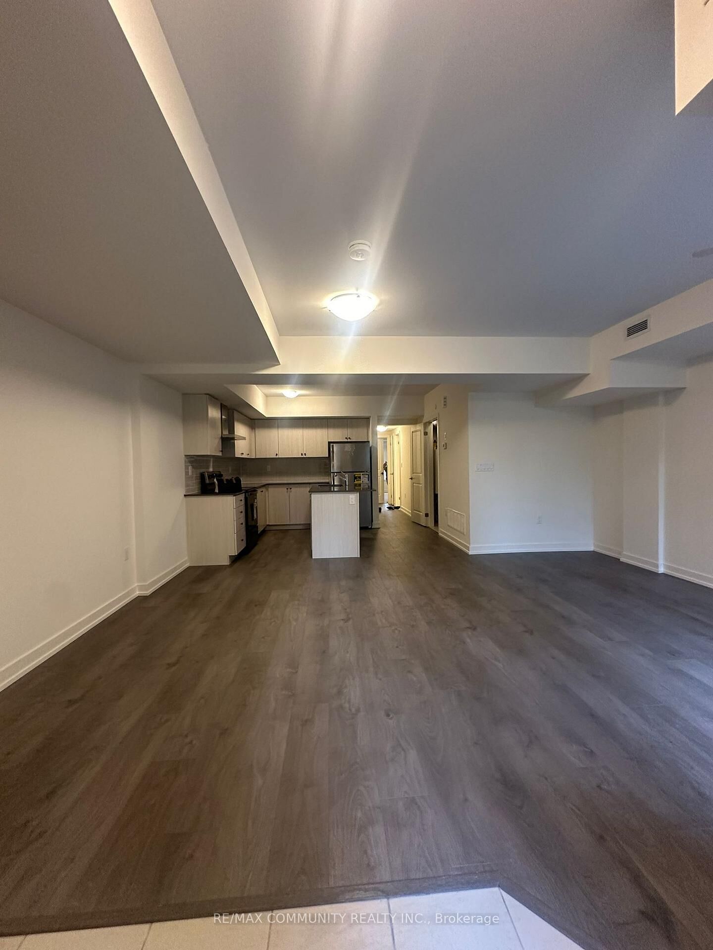 Property Photo:  58 Elizabeth Street S 2103  ON L4C 5W2 