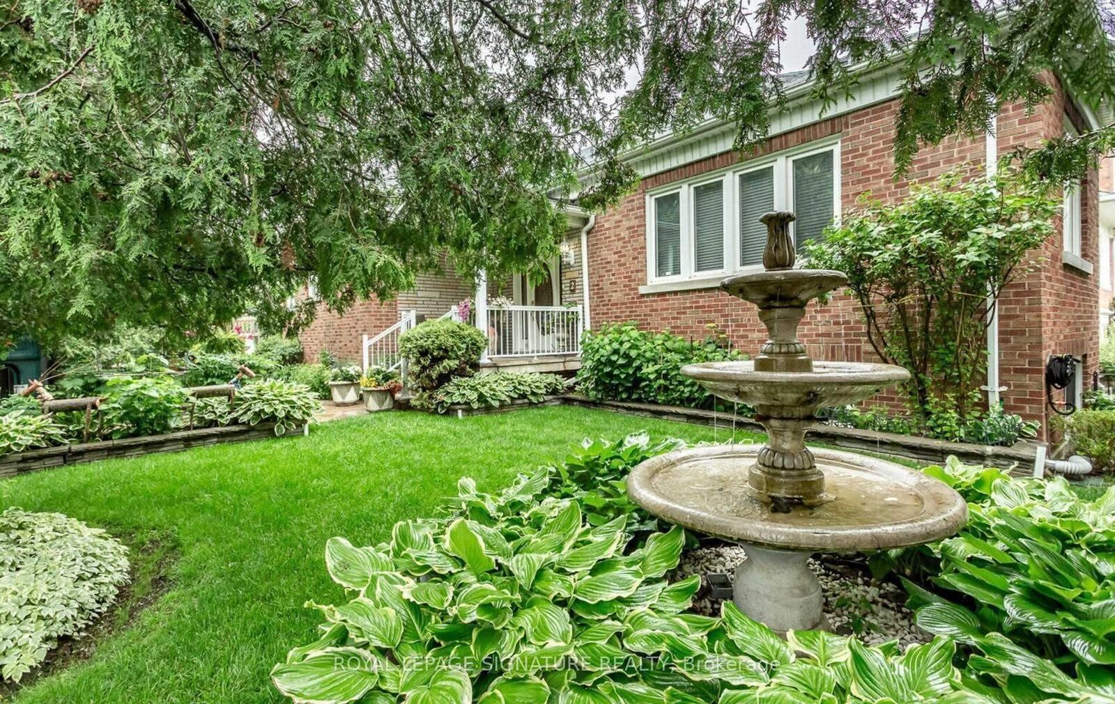 Property Photo: 2 Hillcrest Drive ON M6G 2C9