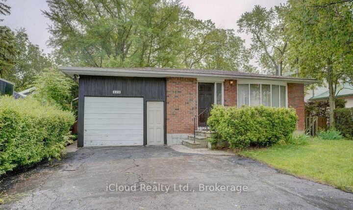 325 Dyson Road — photo 1
