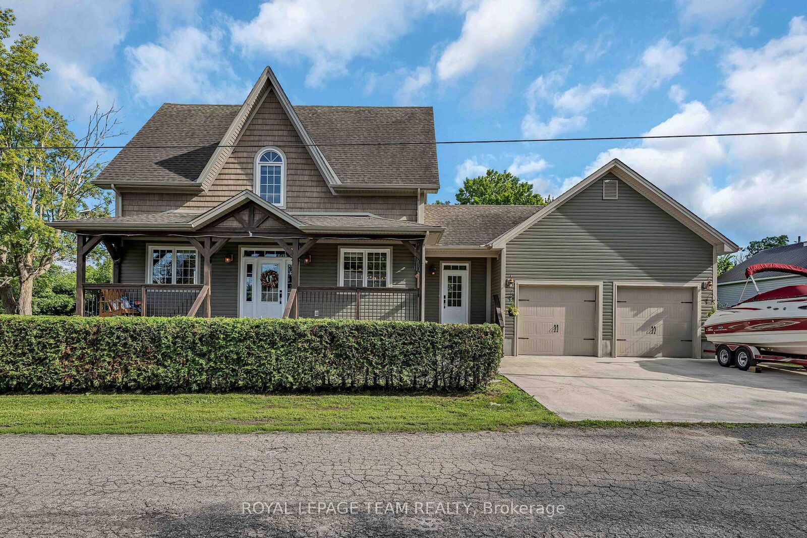 Property Photo:  22 Centre Street  ON K0G 1B0 